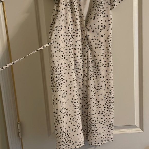 White dress - Picture 2 of 3